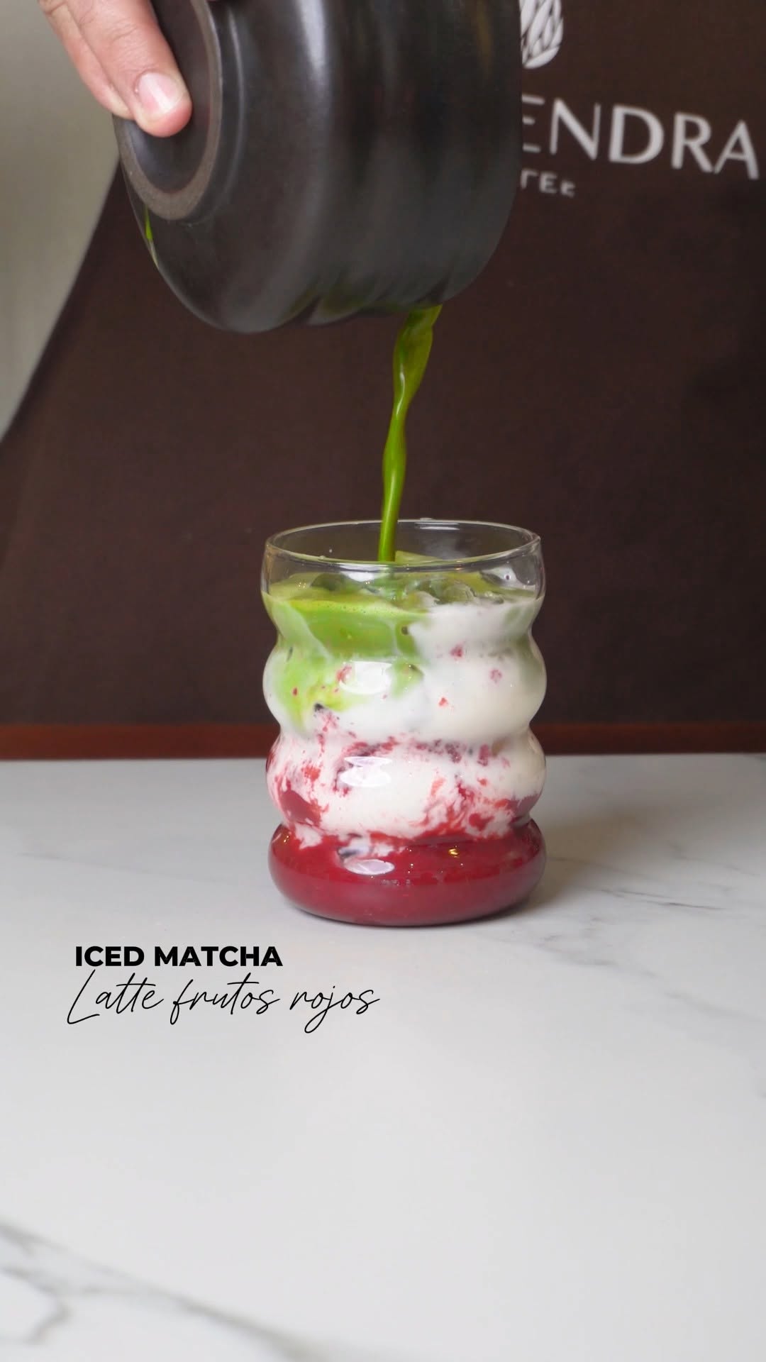 Iced Matcha Latte Frutos Rojos